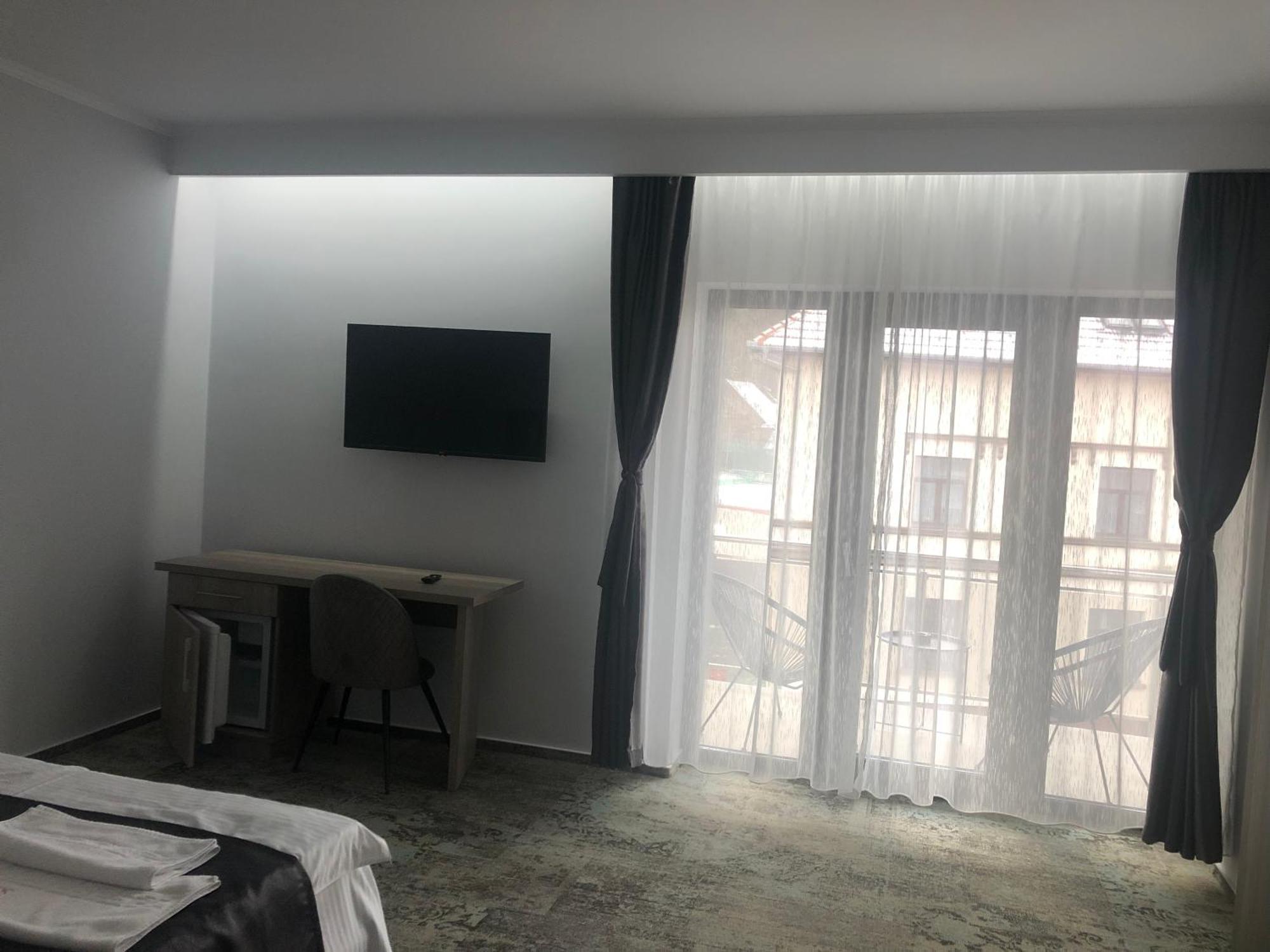 Hotel Sub Cetate Rîşnov Exterior foto