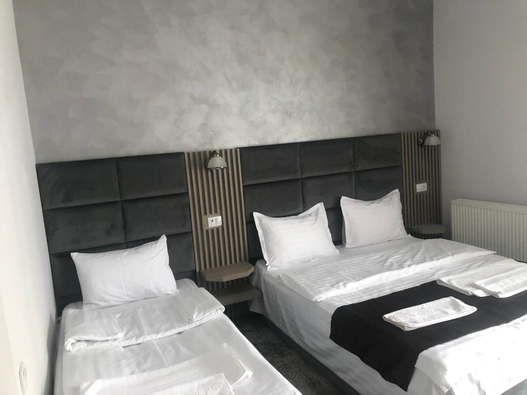 Hotel Sub Cetate Rîşnov Exterior foto