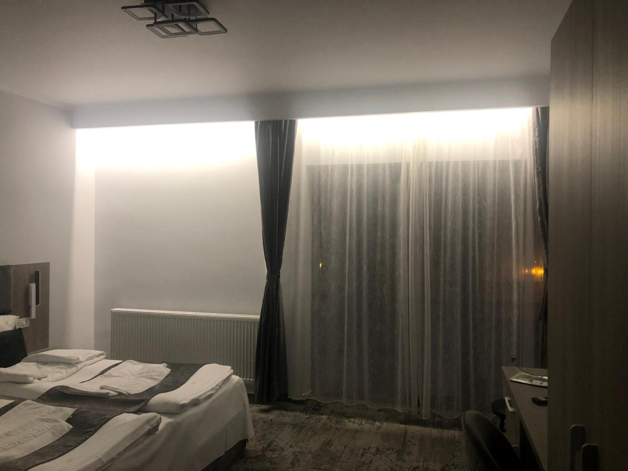 Hotel Sub Cetate Rîşnov Exterior foto